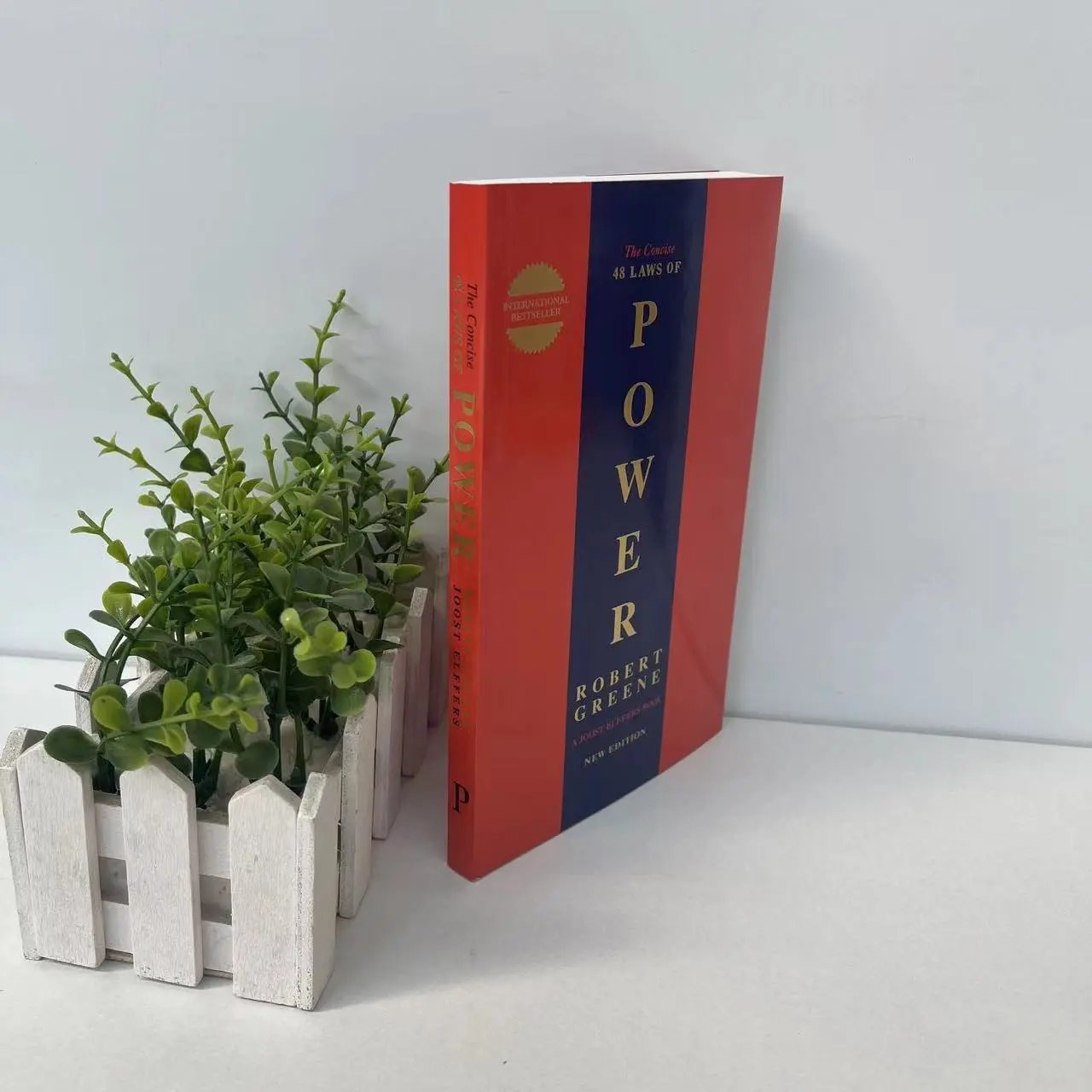 The Concise 48 Law sof Power Robe