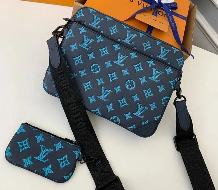 Louis Vuitton trio m46604 25